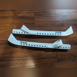 CCM White Skate Blade Holders
